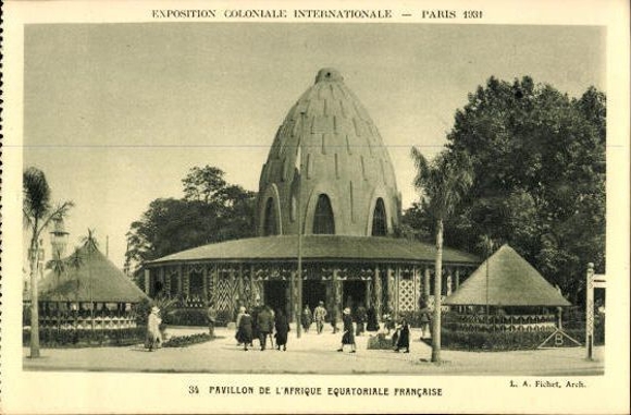 Set von 75 Ansichtskarten, Weltausstellung Paris, 1900, 1937
