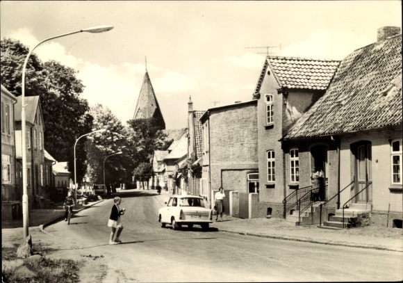 Postcard Klütz in Mecklenburg, Wismarsche Strasse, church