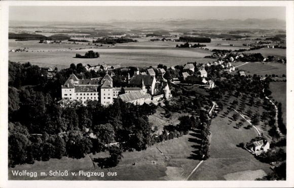 Ak Wolfegg im Allgäu, Luftaufnahme, Schloss