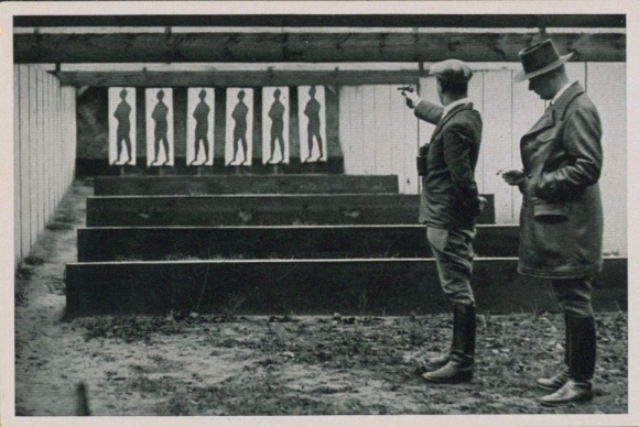 Collector's card Olympia 1936, pistol shooters during training