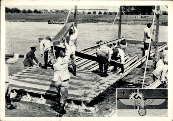 Ak Deutsche Wehrmacht, Pioniere beim Brückenbau