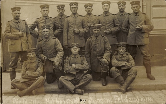 Photo PC German soldiers in uniform, Infantry Regiment 27 from Halberstadt in Cologne, war march 1914