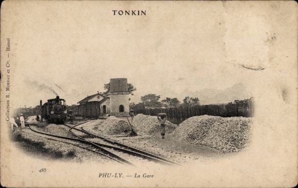Postcard Phu Ly Tonkin Vietnam, train station, track side