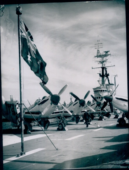 Photo Australian military aircraft, harbor, ship, Australia's Aircraft
