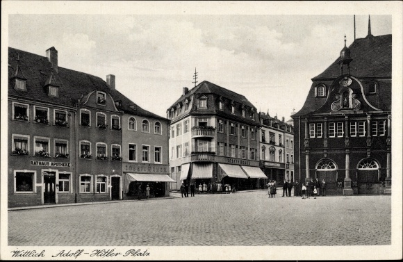 Postcard Wittlich in the Eifel, Adolf Hitler Square, town hall pharmacy