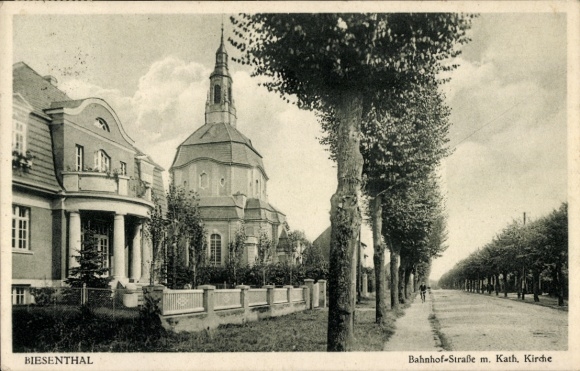 Postcard Biesenthal in der Mark, Bahnhofstraße, Catholic Church