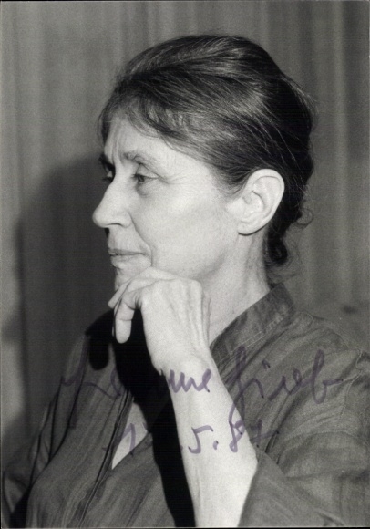 Postcard actress Anneliese Uhlig, portrait