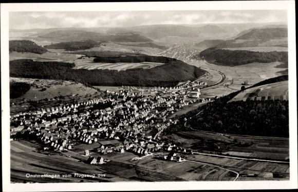 Ak Onstmettingen Albstadt in Baden Württemberg, Luftaufnahme von  Landschaft, Häuser, Flugzeug Pe
