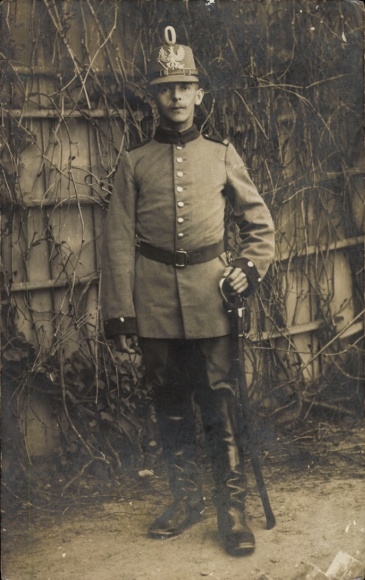 Photo Postcard Berlin Spandau, Guard Regiment 5, soldier in uniform
