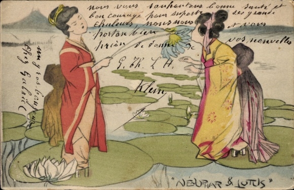 Ak Japanerinnen in Volkstrachten, Teich, Seerosen