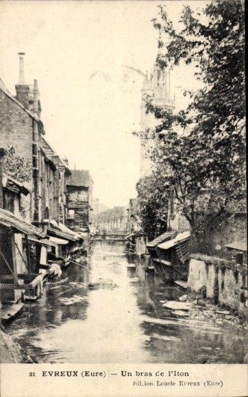 Postcard Évreux Eure, Beautiful view of the river Iton, old buildings on the banks,