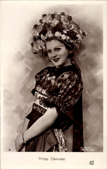 Photo Postcard Miss Danube, portrait with headdress