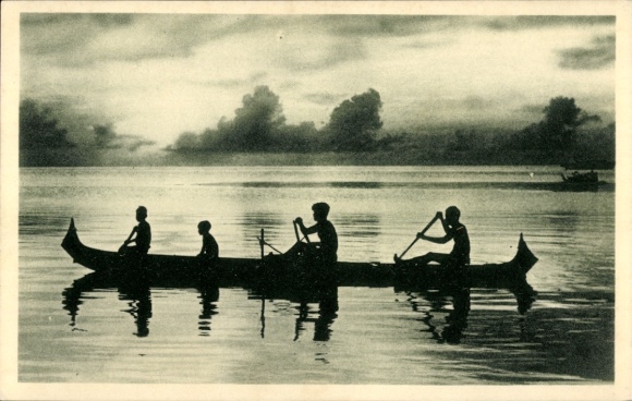 Postcard Caroline Islands, people in kayaks, rowing