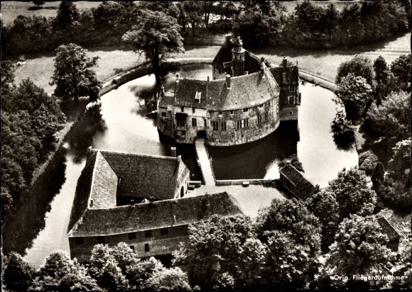 PC Lüdinghausen in Münsterland Westphalia, Wasserburg Vischering, original aerial photo