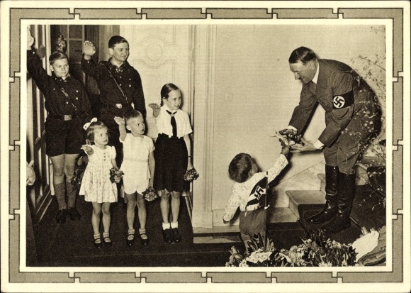 Ganzsachen Ak Führer und Reichskanzler Adolf Hitler, Gratulanten, BDM, HJ