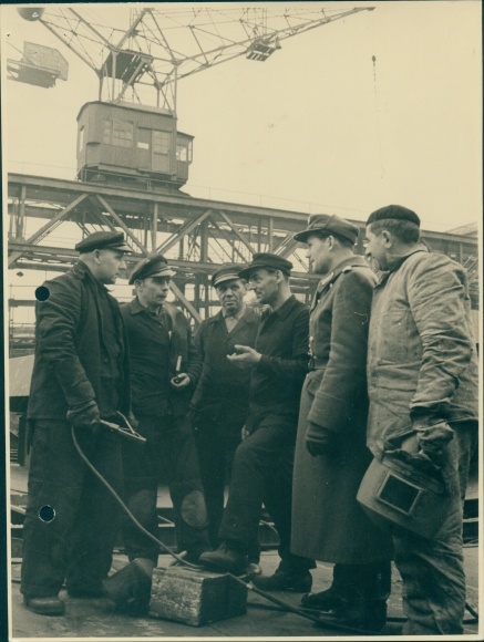 Photo Rostock, men in the port, workers, uniform, GDR, NVA, VEB shipyard Neptun, People&#39;s Police