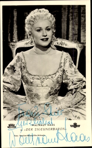 Postcard actress Waltraut Haas, portrait, autograph, The Gypsy Baron