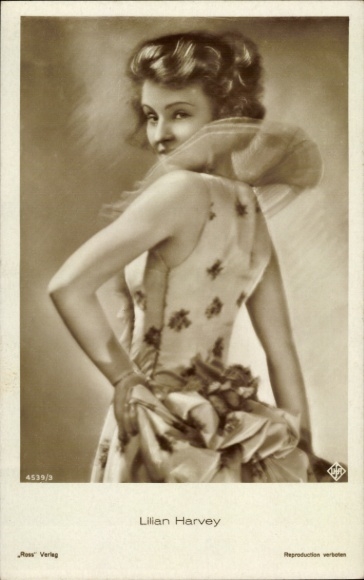Postcard actress Lilian Harvey, standing portrait, Ross 4539/3