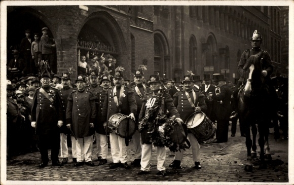 Photo Postcard Hannover in Lower Saxony, Parade