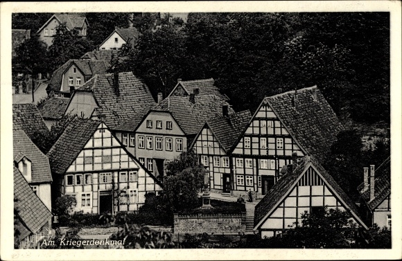 Postcard Vlotho on the Weser, war memorial, half-timbered houses