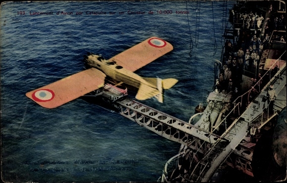 Postcard Airplane Launch by Catapult on a Cruiser, Französisches Kriegsschiff