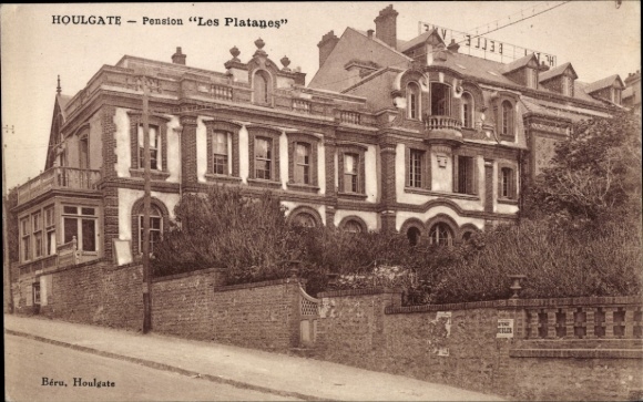 Ak Houlgate Calvados, Pension Les Platanes, Gebäude im n Stil, Hügellage, Straßenansicht