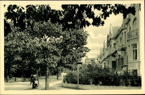 PC Hamburg Eimsbüttel Harvestehude, Oberstrasse with clinic