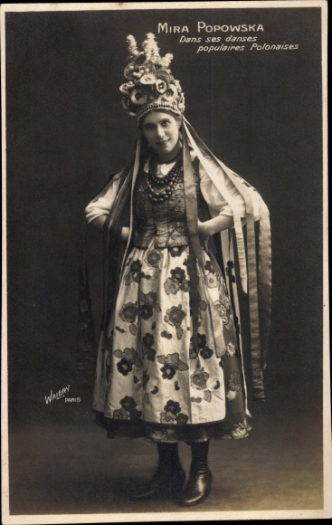 Postcard Polish dancer Mira Popowska, Dans ses danses populaires polonaises