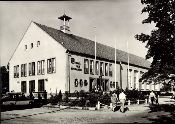 Postcard Baltic resort Ahlbeck Heringsdord on Usedom, house of recreation, FDGB convalescent home