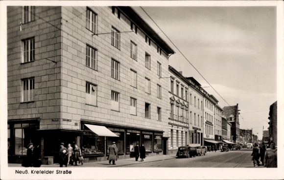 Ak Neuss am Rhein, Krefelder Straße, Passanten