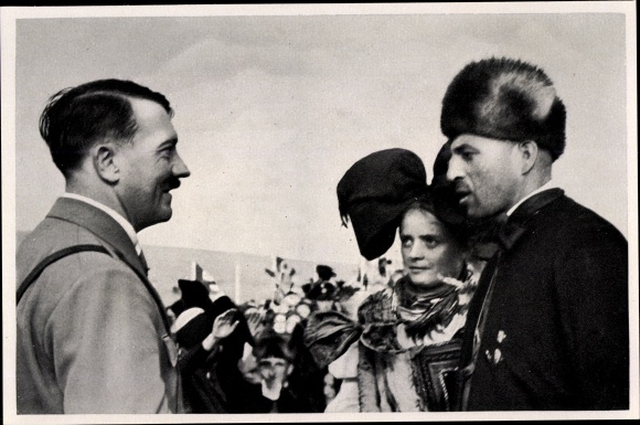 Sammelbild 16 Adolf Hitler begrüßt Paar in hessischer Tracht, Bückeberg, Erntedankfest 1934