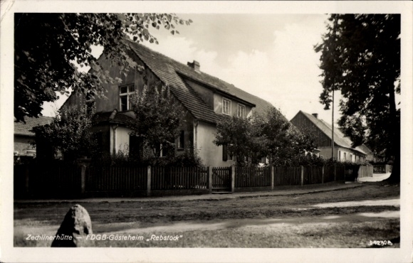 Postcard Zechlinerhütte town of Rheinsberg in der Mark, FDGB guesthouse Rebstock, building, street, trees