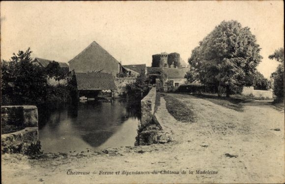 Ak Chevreuse Yvelines, Château de la Madeleine, idyllische Landschaft, Wasserlauf,  Gebäude