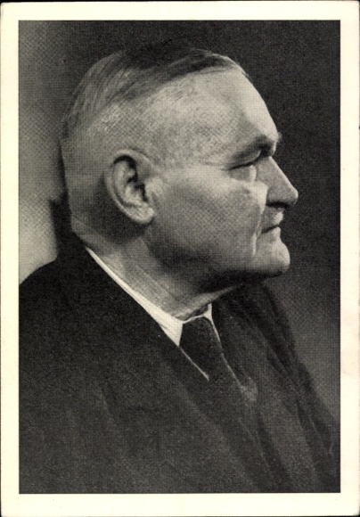 KP Hans Böckler, przewodniczący Niemieckiej Konfederacji Związków Zawodowych, widok z profilu