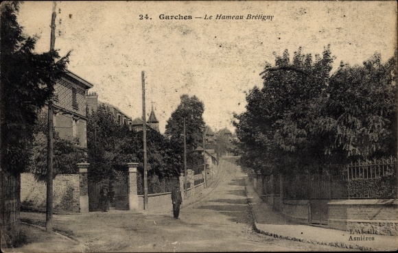 Postcard Garches Hauts de Seine, Le Hameau Bretigny