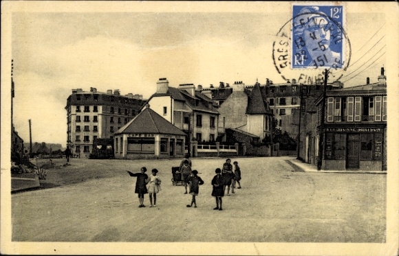 Ak Brest Finistère, Straßenszene mit Kindern,  Gebäude, Poststempel