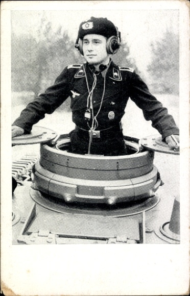 Picture PC German Wehrmacht, Wehrmacht soldier in a tank