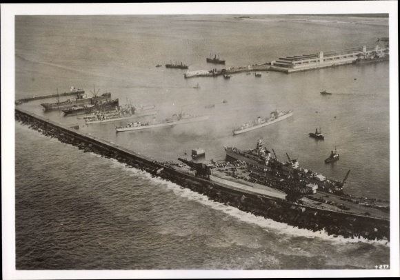Photo H. Hoffmann, aerial photograph of the port of Casablanca, November 1942