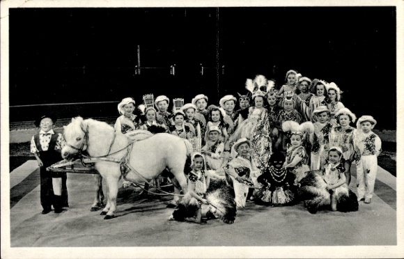 Postcard CH Schäfers Circus City Liliput, Munich Solln, Memlingstraße 11, pony, group photo