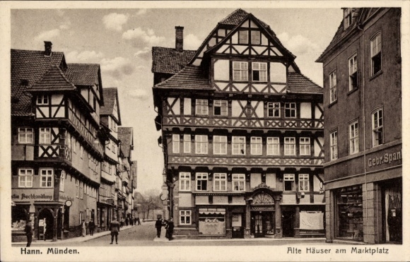 Postcard Hann. Münden in Lower Saxony, old houses on the market square, half-timbered