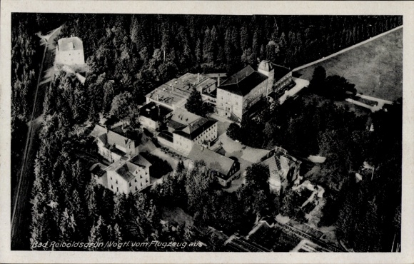 Postcard Bad Reiboldsgrün Auerbach im Vogtland, aerial view of forest landscape, architecture