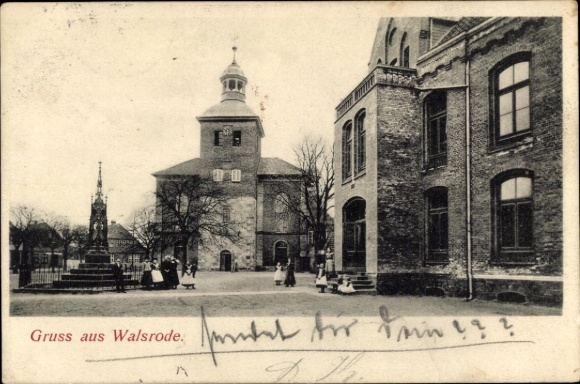 Ak Walsrode in der Lüneburger Heide, Kirchplatz, Kirche, Welfendenkmal