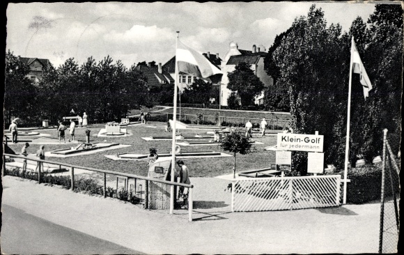 Postcard Kellenhusen in Ostholstein, miniature golf course, small golf, players