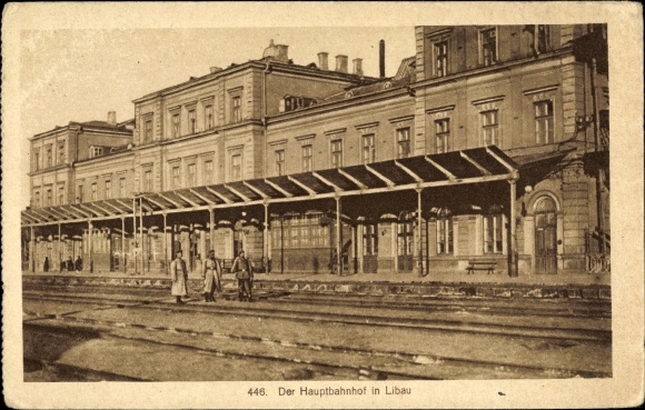 Ak Liepaja Libau Letland, het centraal station, perronzijde, Duits leger