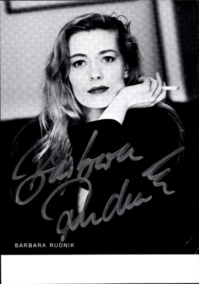 Ak-actrice Barbara Rudnik, portret, sigaret, handtekening