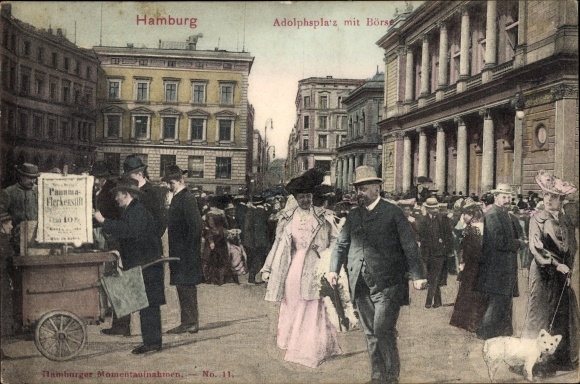 PC Hamburg, Adolphsplatz, stock exchange, passers-by, newspaper sellers