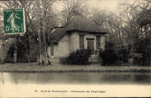 Ak Rambouillet Yvelines, Forêt de  Chaumière des Coquillages, nmotiv, Alte Hütte