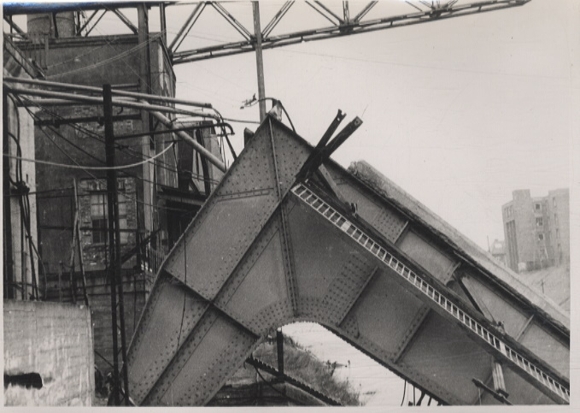 Original photo Berlin Neukölln (Rudow)?, destroyed bridge, Industriesteg Lorenz, 1945/46