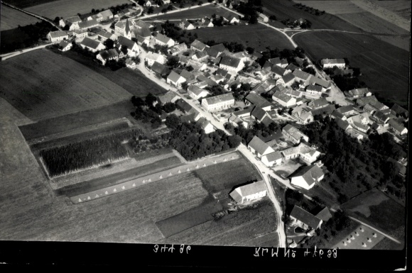 Zdjęcie miejscowości niedaleko Ingolstadt nad Dunajem w Górnej Bawarii, zdjęcie lotnicze