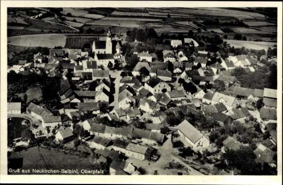 Ak Grottenthal Neukirchen-Balbini in der Oberpfalz, Luftaufnahme, Dorfansicht, Häuser, Kirche, Fe